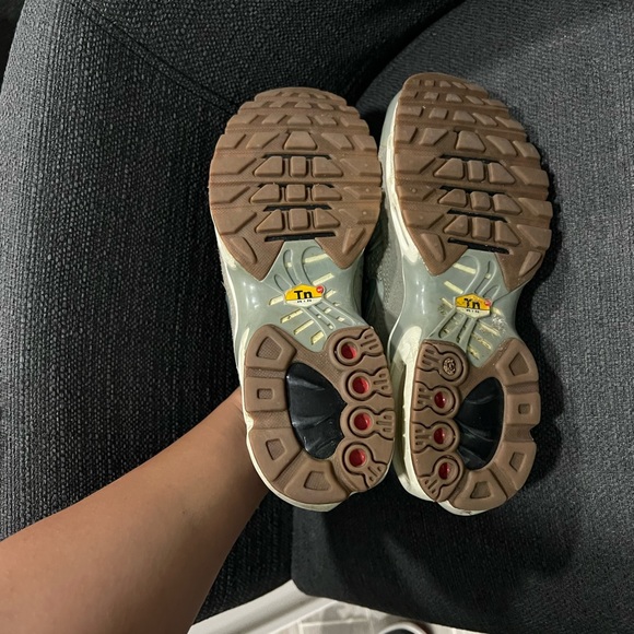 Nikes - Picture 3 of 4